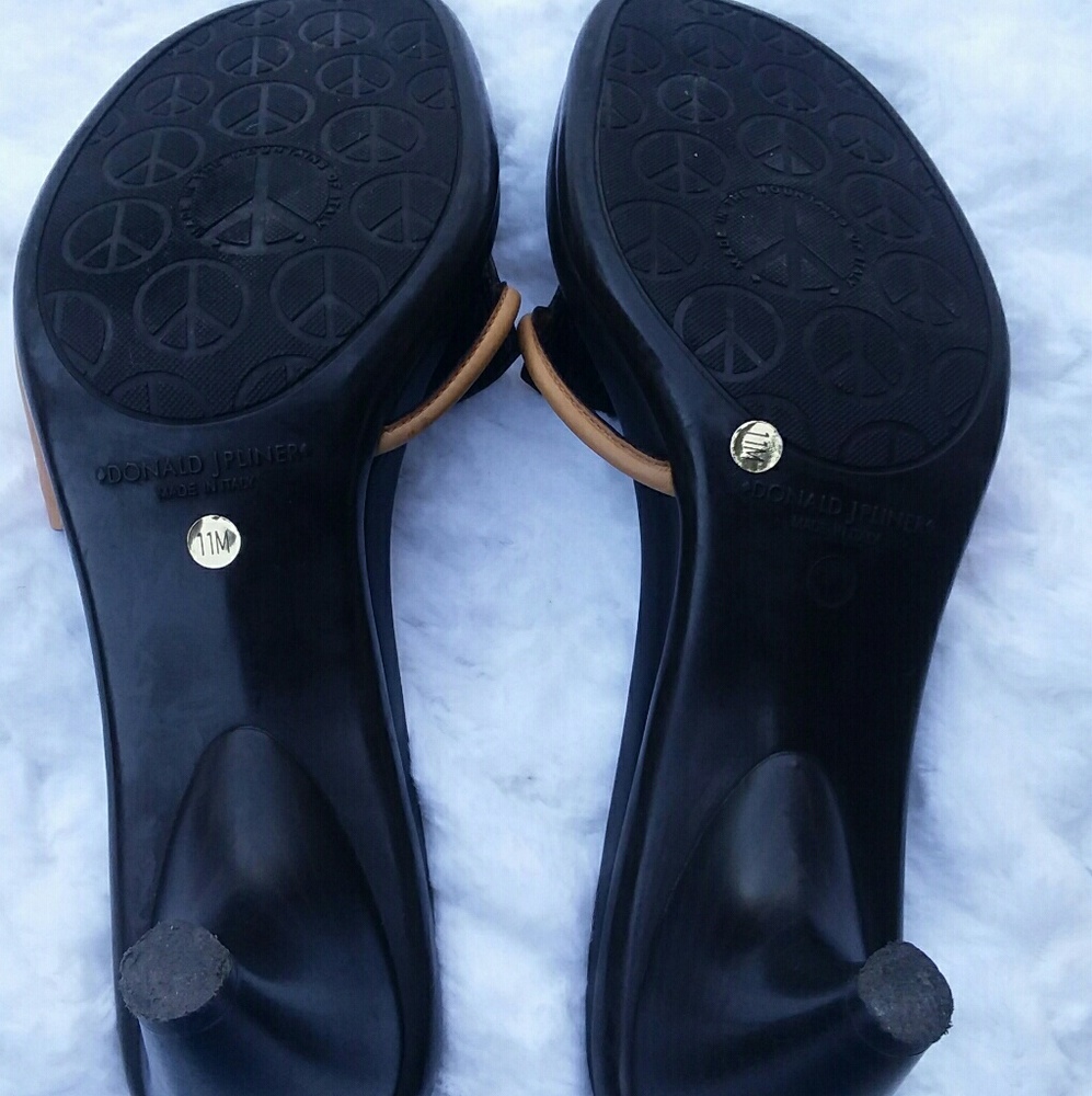 Donald J Pliner Tatum 2 Thong Heeled Sandals Sz 11 - Picture 8 of 8
